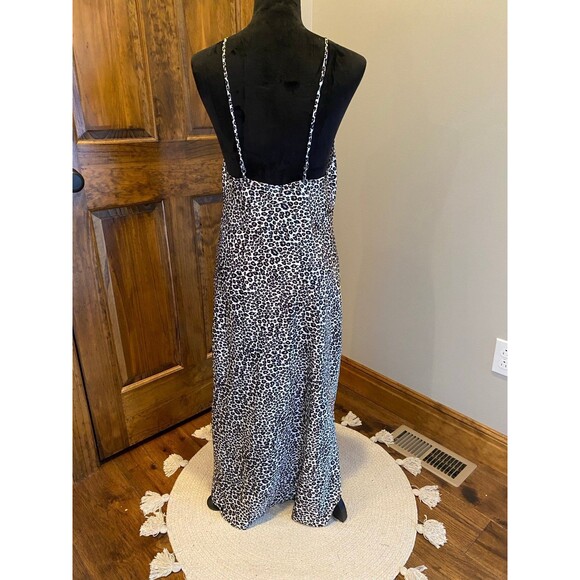 Secret Treasures Lingerie Gown Cheetah Print Size  Small Sexy Silky Elegant - Picture 4 of 8